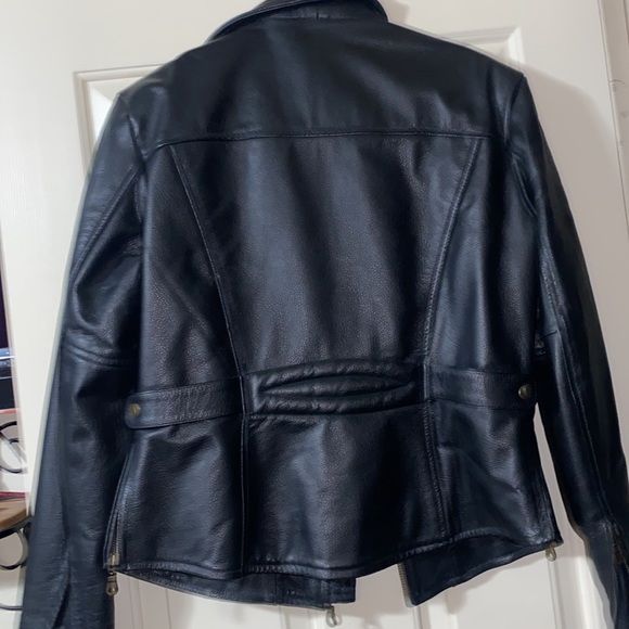 Ladies black authentic leather jacket - Picture 8 of 10